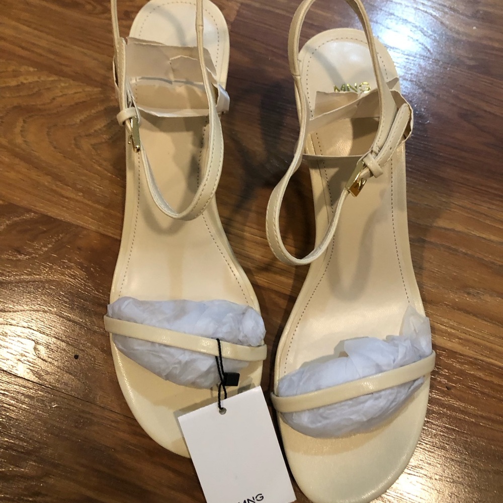Mango Sandals 622 Flare in Silver Kitten Heel size 10 US
